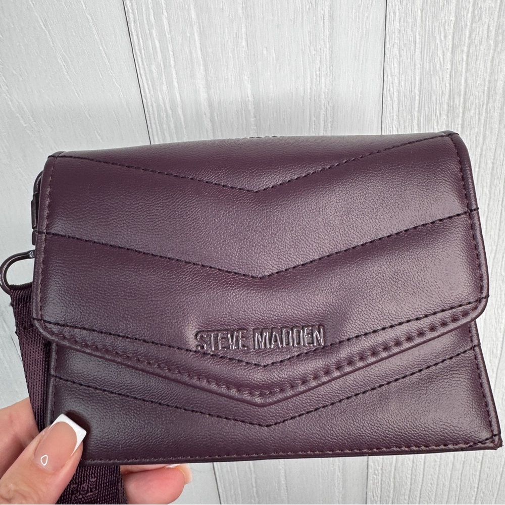 Steve Madden Dark Purple Chevron Quilted Wristlet Clutch | Bag